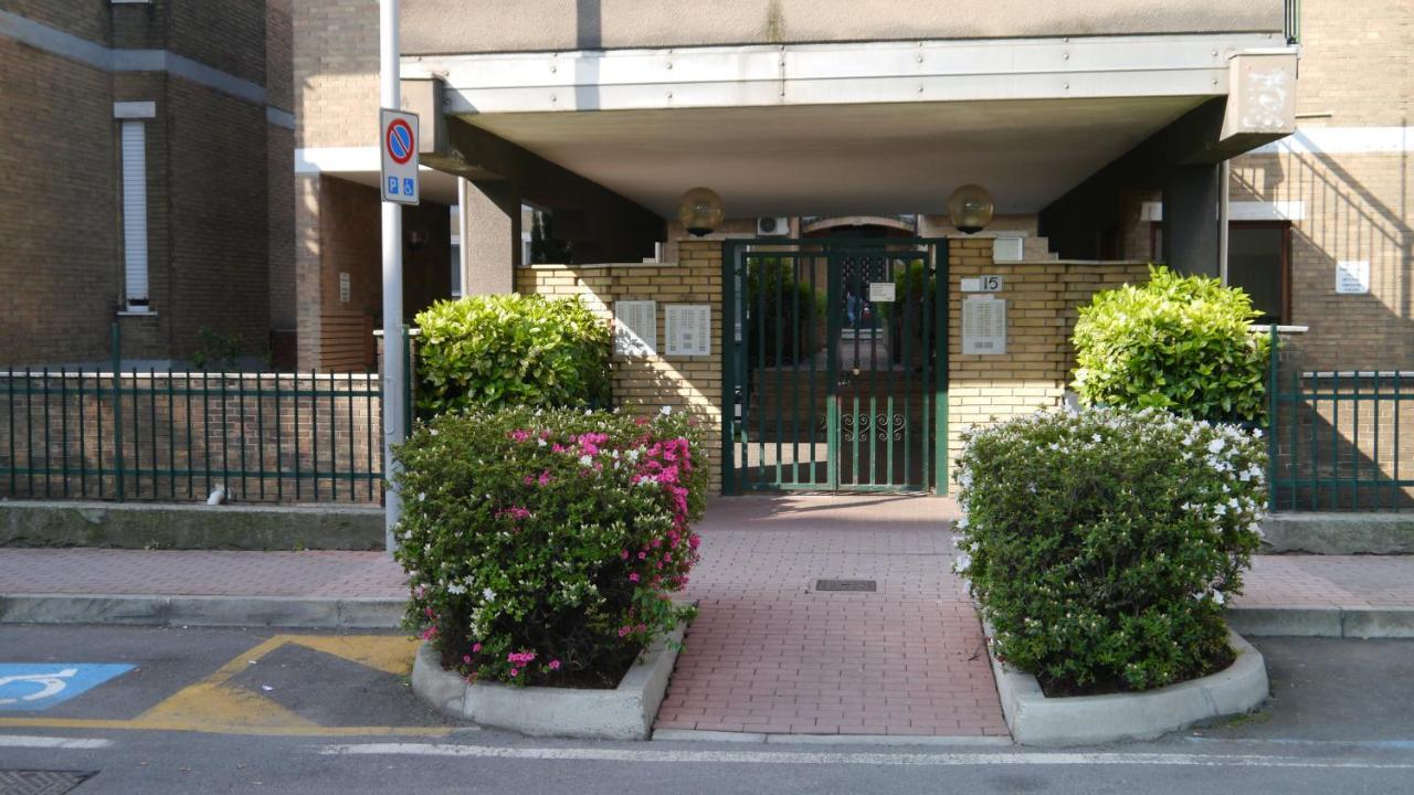 La Casa Di Dario Apartment Pero Exterior foto